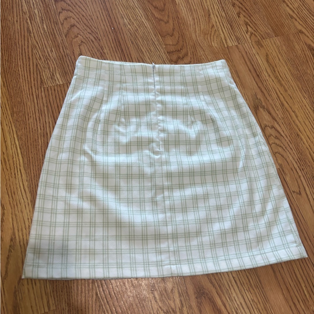 brandy melville, green and white skirt - Picture 5 of 7